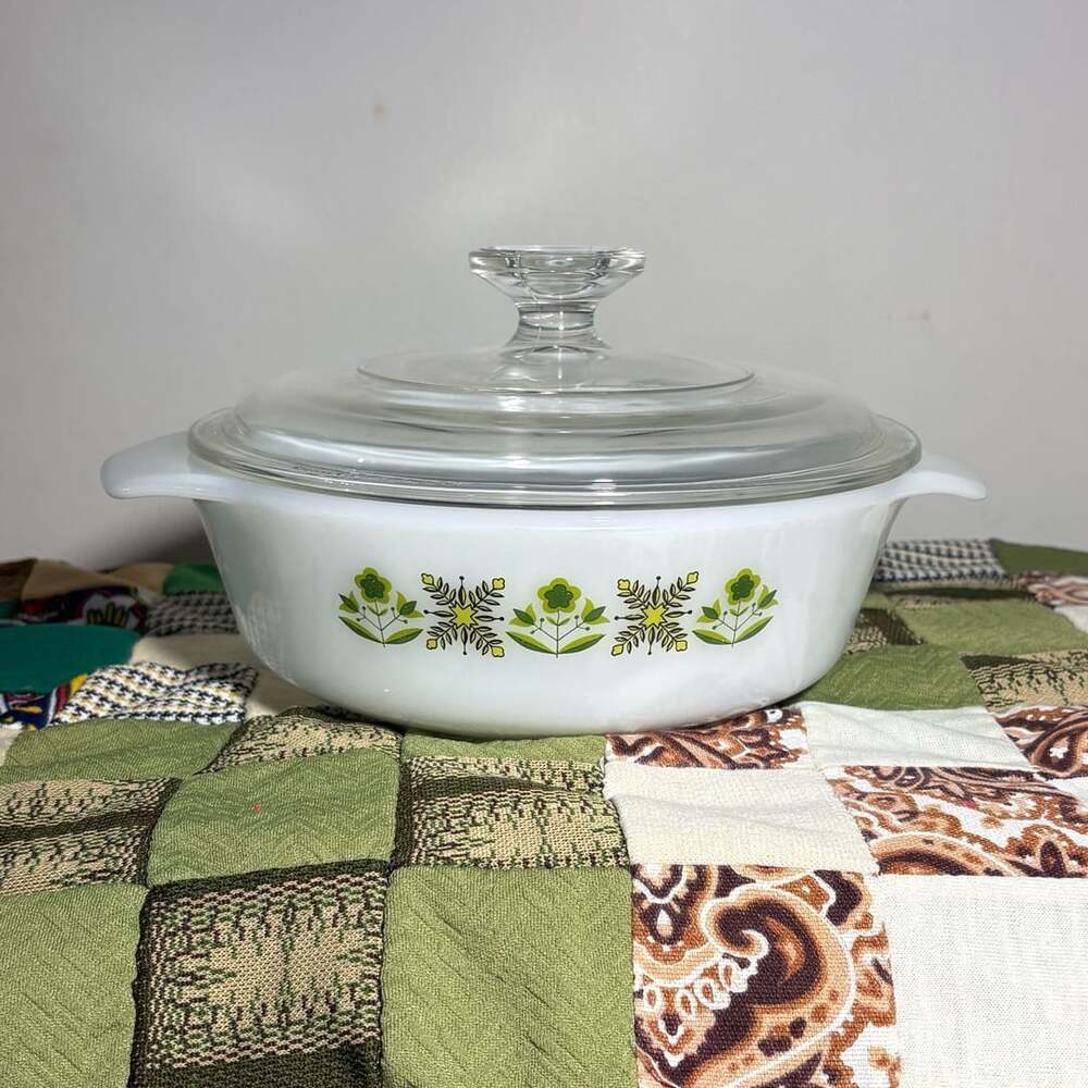 Anchor Hocking Fire King Meadow Green 1.5 Quart Casserole Dish with Lid